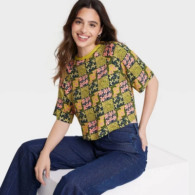 Latino Heritage Month Women's Short Sleeve Cropped T-Shirt - Olive Green Floral - Image 2